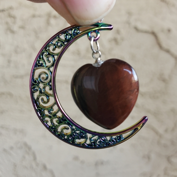 New Carved Heart Shaped Red Tiger Eye Rainbow Titanium Cresent Moon Pendant. - Picture 2 of 14